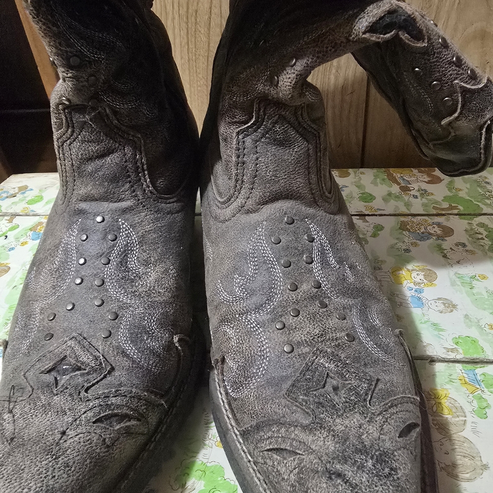 Laredo Black Heeled Boots